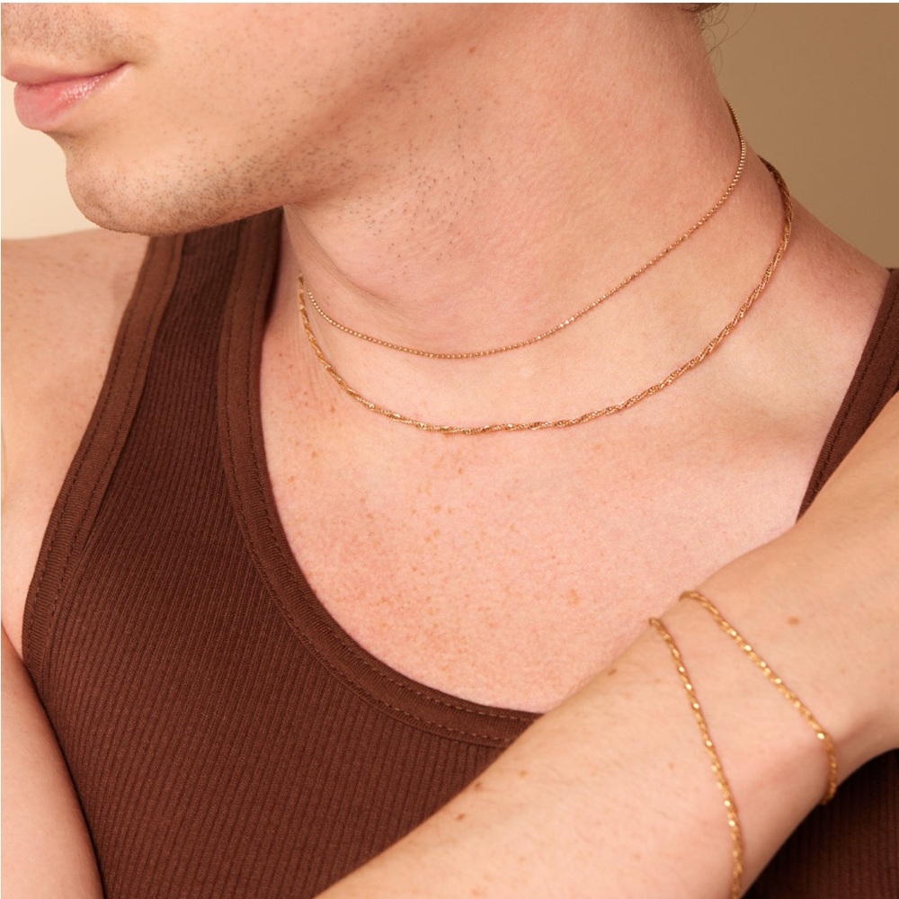 CATBIRD Lover's Bracelet
14k Solid Gold - Picture 8 of 11